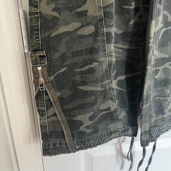 NWT Disclosure Rare Baggy Cargo Pants with Barrell/Wide Led Style Sz 13/31 - Picture 7 of 9